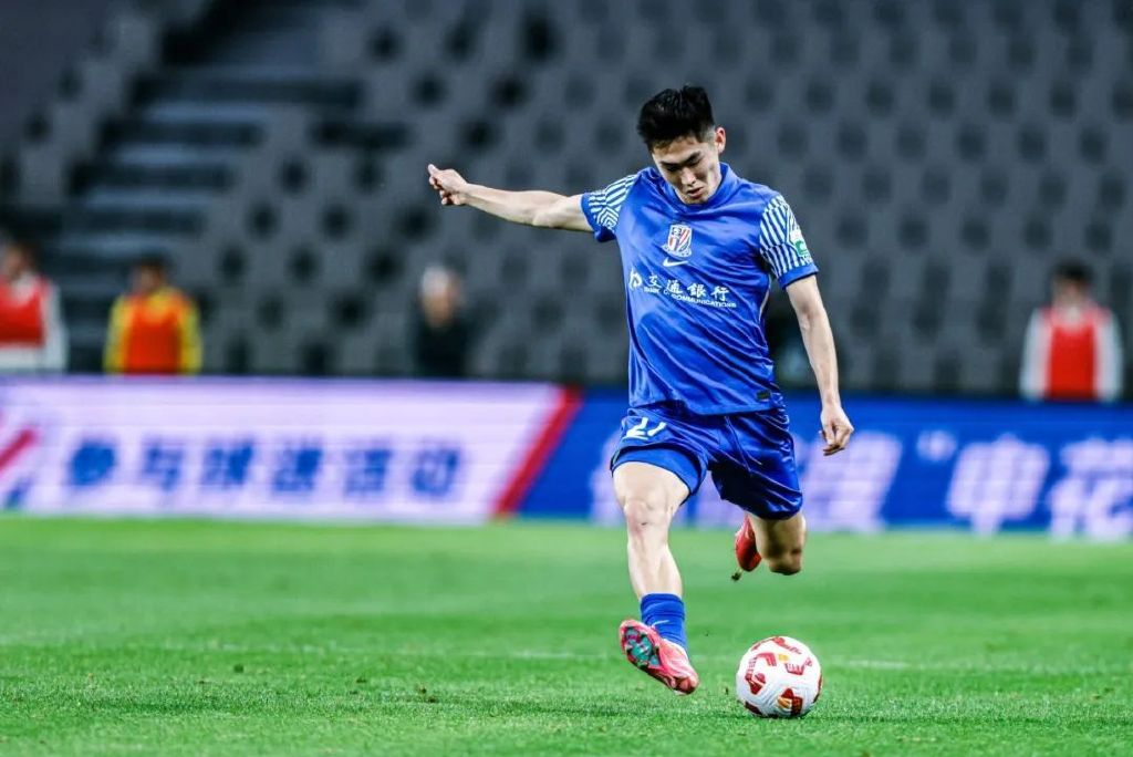陈晋一北上周年:从30万欧到45万欧,左路短板终获补强 陈晋一北上周年:从30万欧到45万欧,左路短板终获补强