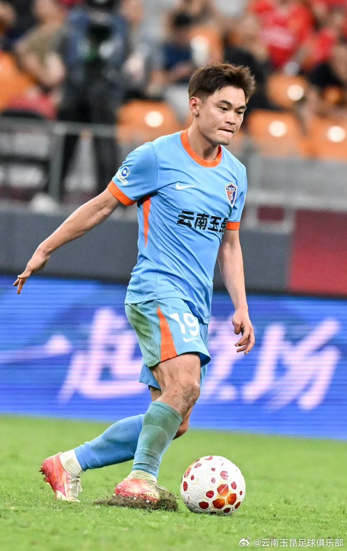 重庆铜梁龙0-1云南玉昆：韩子龙头槌定音，西南德比玉昆客场占先机