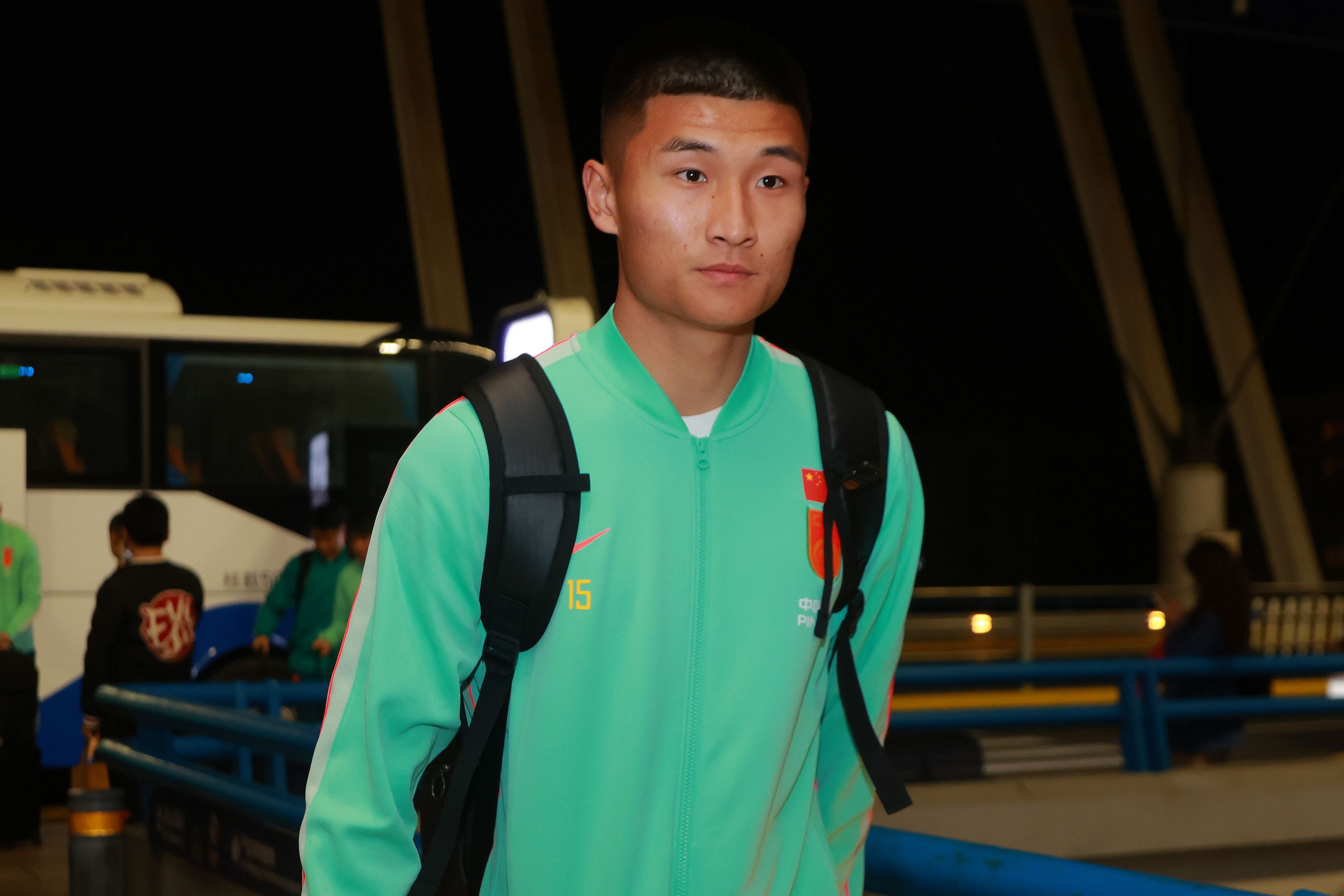 4年等待获首发，黄嘉辉友谊赛对战新加坡