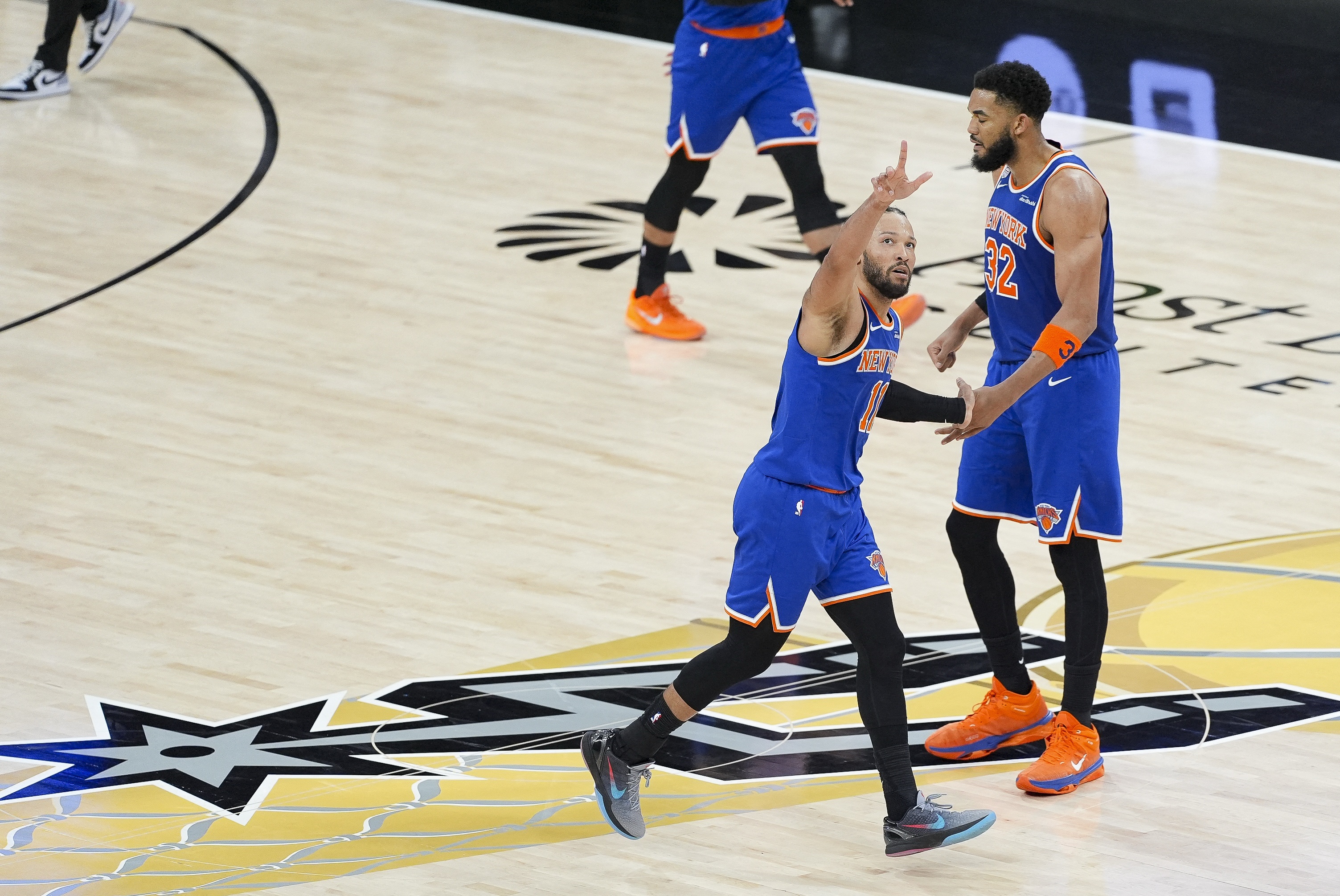 帕森斯认错:曾以为西部冠军能轻松搞定东部,尼克斯2-0领先 帕森斯认错:曾以为西部冠军能轻松搞定东部,尼克斯2-0领先
