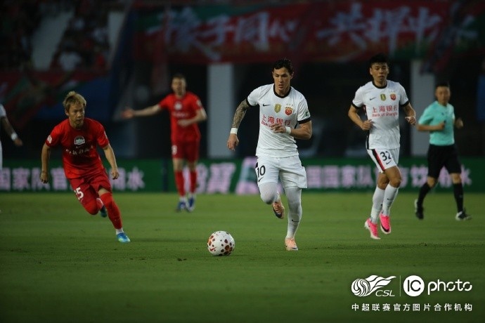 李新翔扳平+让·克劳德替补头槌 海港2-1客胜河南