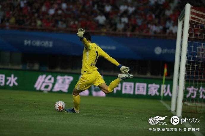 李新翔扳平+让·克劳德替补头槌 海港2-1客胜河南