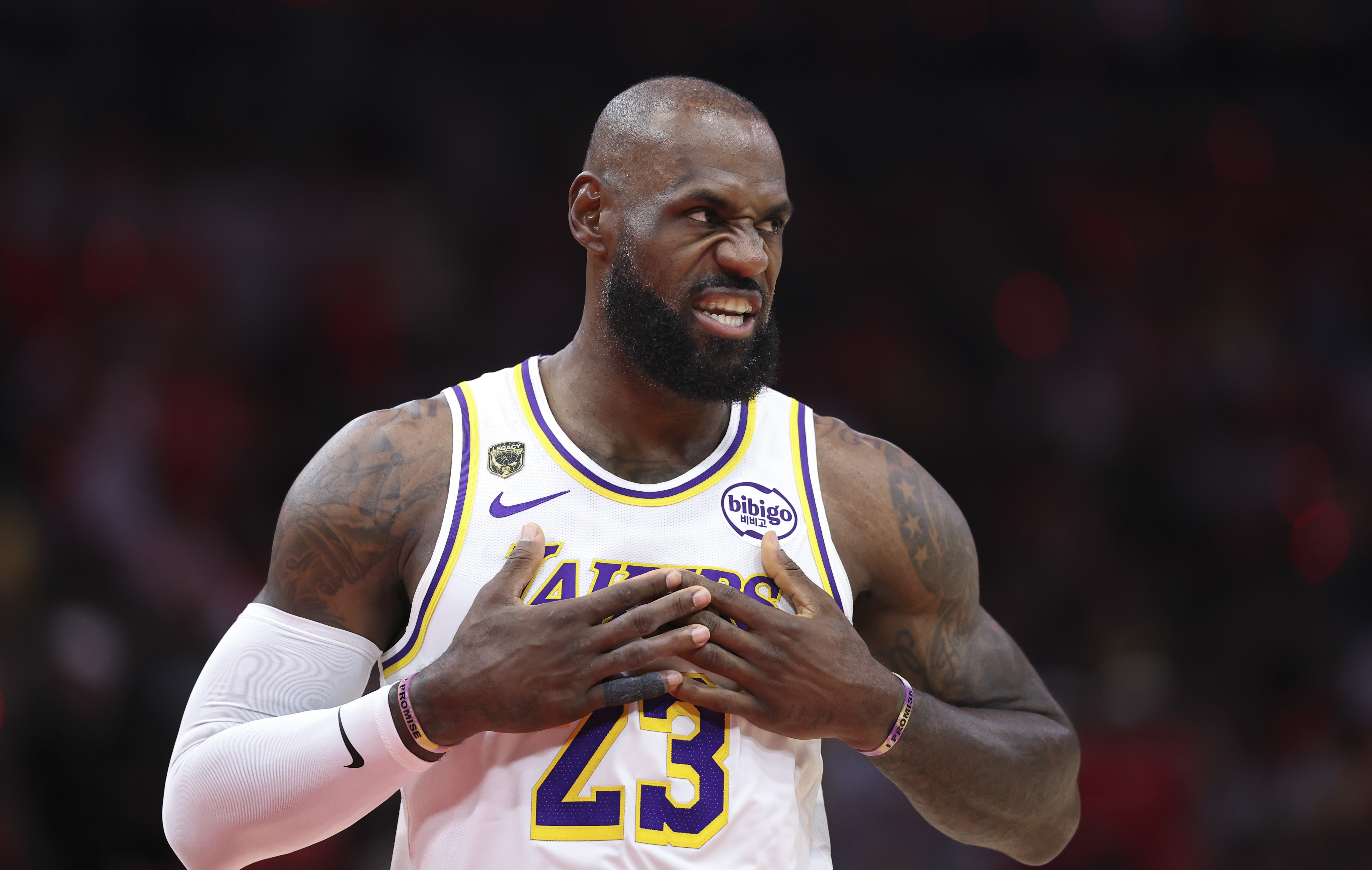 Windhorst：湖人欲会面詹姆斯至今未成 当事人阿克伦打高尔夫