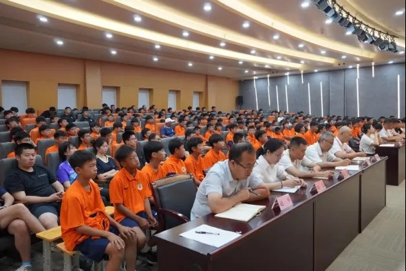 泰山足校召开赛风赛纪警示教育会 宣读处理决定部署常态化监管 泰山足校召开赛风赛纪警示教育会 宣读处理决定部署常态化监管