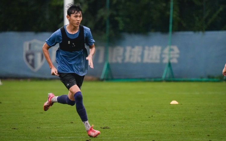 藏哈尔·拜沙提汗租借南通支云,身披40号 藏哈尔·拜沙提汗租借南通支云,身披40号