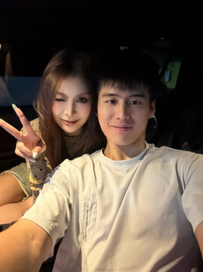 陈家政女友社媒晒甜蜜合照:这也不是个巧合 连我兄弟都晓得 陈家政女友社媒晒甜蜜合照:这也不是个巧合 连我兄弟都晓得