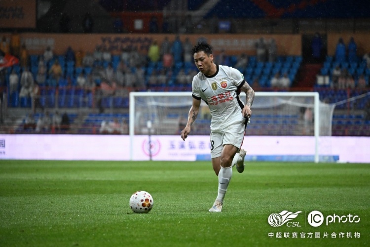 VAR两度介入无效 海港客场2-2遭云南玉昆逼平 VAR两度介入无效 海港客场2-2遭云南玉昆逼平