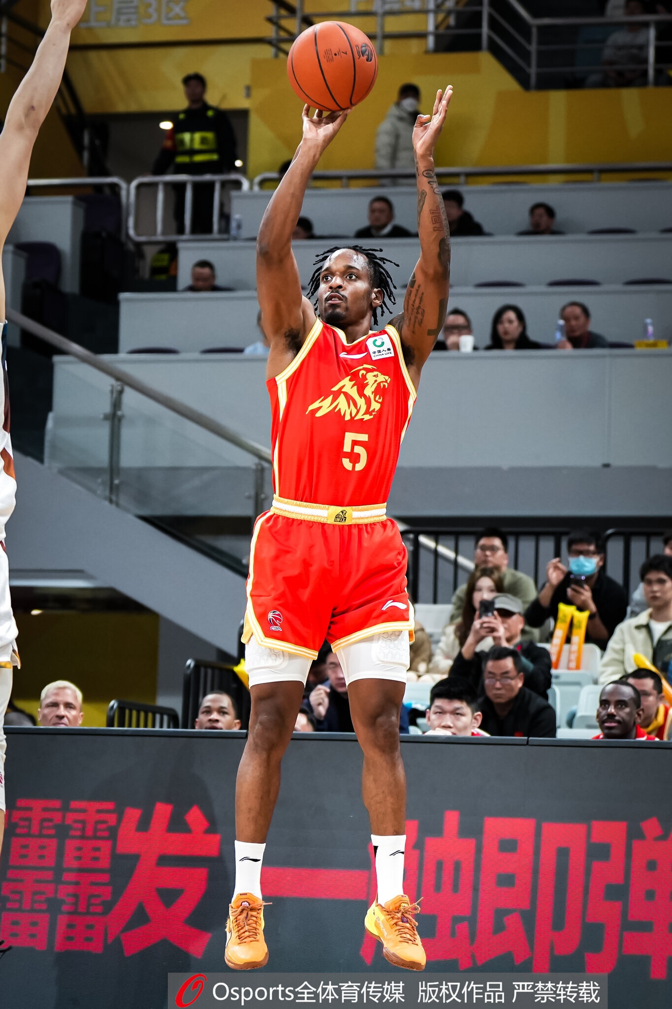 CBA外援优先续约权名单出炉:上海锁洛夫顿古德温,广东签萨姆纳奎因