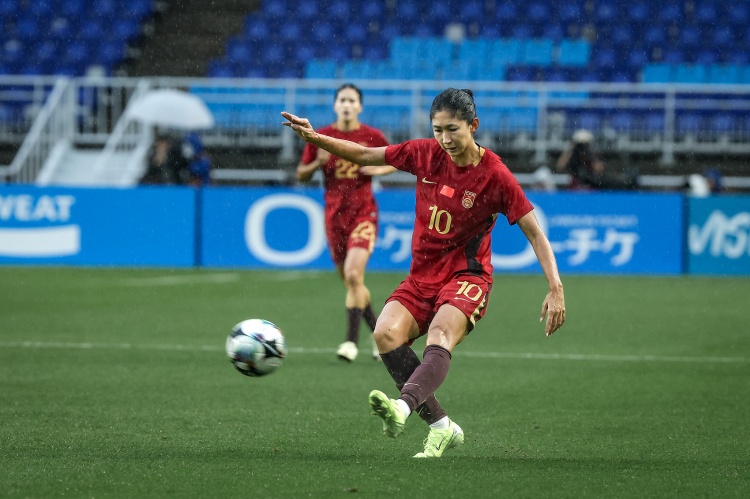 王妍雯结束两年法甲留洋，回归北京女足披10号