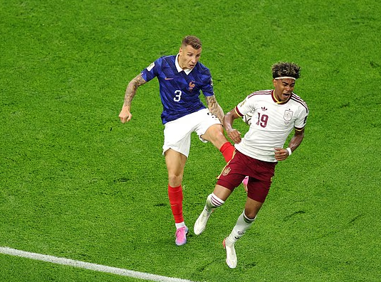 法国0-2西班牙:心理崩塌,三届大赛半决赛遭同一克星三杀 法国0-2西班牙:心理崩塌,三届大赛半决赛遭同一克星三杀