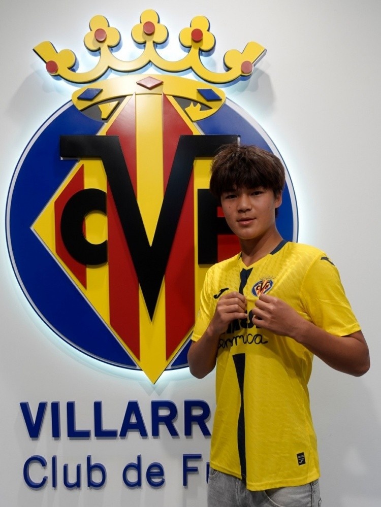 博主：西班牙U19联赛，刘凯源代表比利亚雷亚尔U19B队替补出场