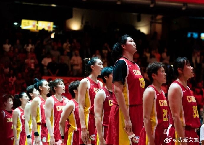 美国女篮3分险胜意大利 中国女篮锁定附加赛！