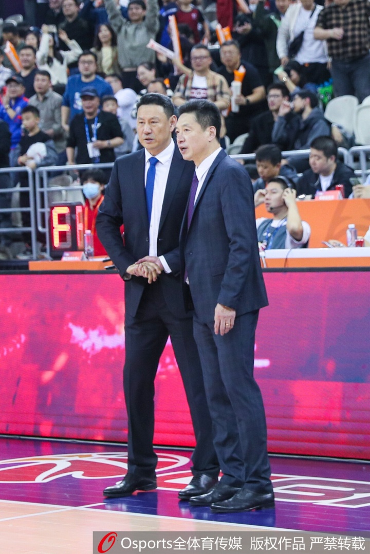 京媒:李楠着力提速追求跑轰打法&首钢夏联主要考察轮换球员 京媒:李楠着力提速追求跑轰打法&首钢夏联主要考察轮换球员
