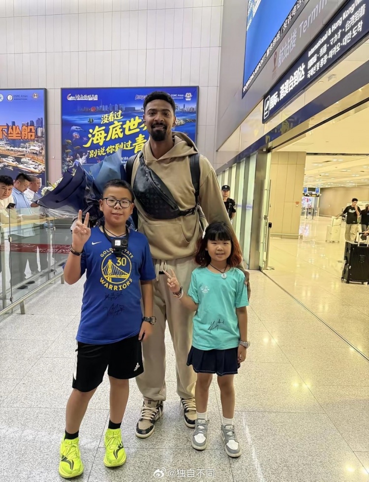 继续合作!记者:青岛男篮的两大外援米奇和韦瑟斯庞都已回到青岛 继续合作!记者:青岛男篮的两大外援米奇和韦瑟斯庞都已回到青岛