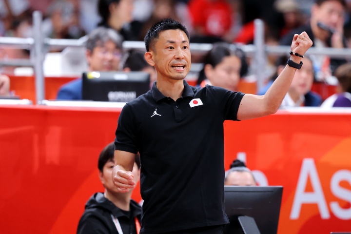 解说:郭士强的临场指挥被日本主帅完爆 后者曾是锡伯杜助教 解说:郭士强的临场指挥被日本主帅完爆 后者曾是锡伯杜助教