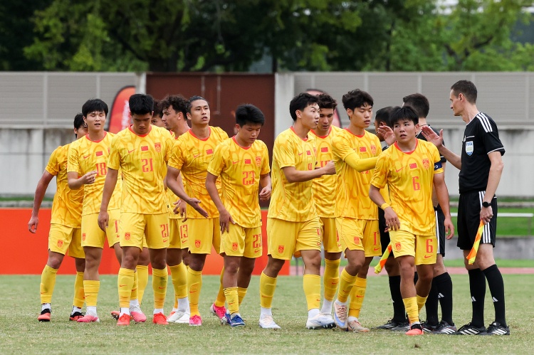 中国U23男足亚运末轮9月23日13:30对阵阿联酋,不败即可小组出线 中国U23男足亚运末轮9月23日13:30对阵阿联酋,不败即可小组出线